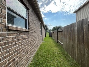 Building Photo - 20559 Iron Seat Dr