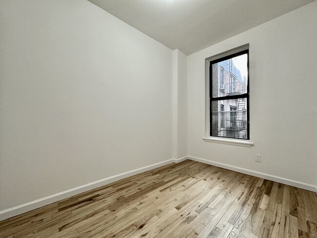 Building Photo - 401 E 68th St
