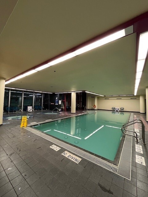 Swimming pool - 1050 Burrard