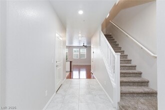 Building Photo - 5327 Lazy Breeze Ave