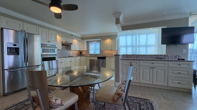 Building Photo - 5200 N Ocean Blvd