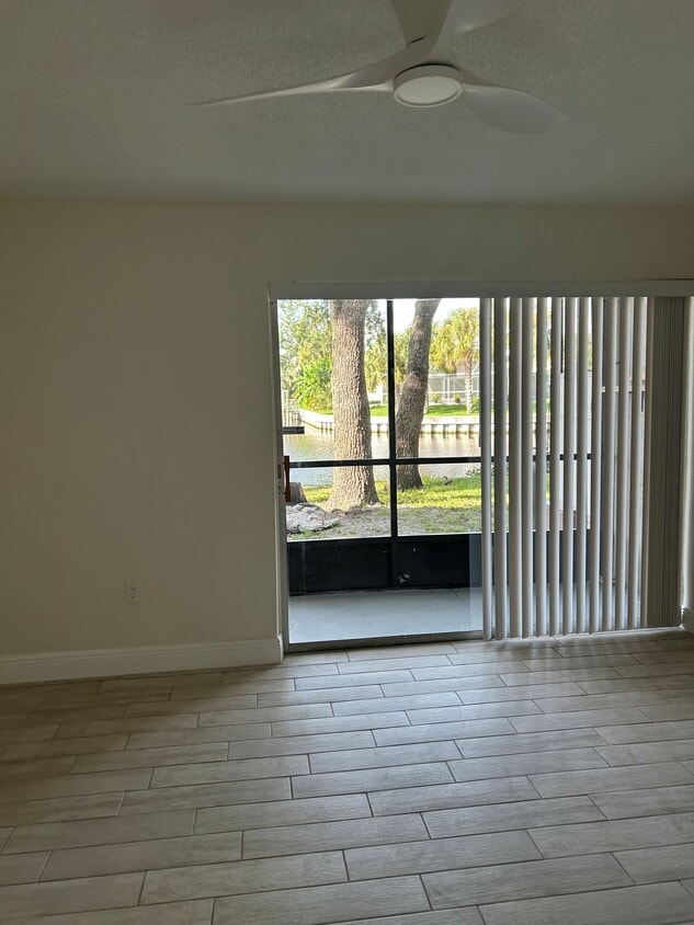 Foto principal - 9105 Tudor Dr