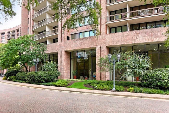 Building Photo - 1805 Crystal Dr