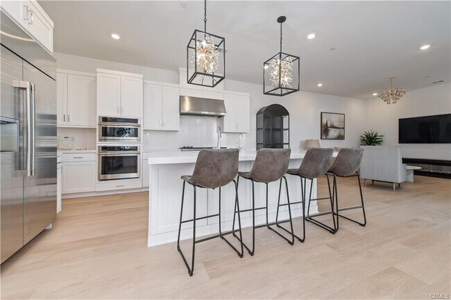 Building Photo - 127 Merit