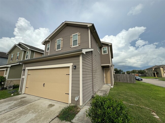 Building Photo - 19022 Bee Line Ct