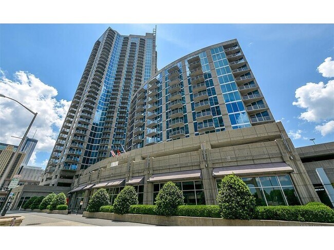 Building Photo - 400 W Peachtree NW St