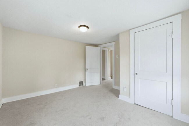 Foto del edificio - Updated 3-Bedroom Home with New Kitchen & Carpet