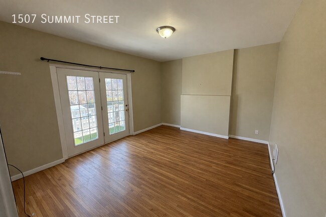 Foto del edificio - 1507 Summit St