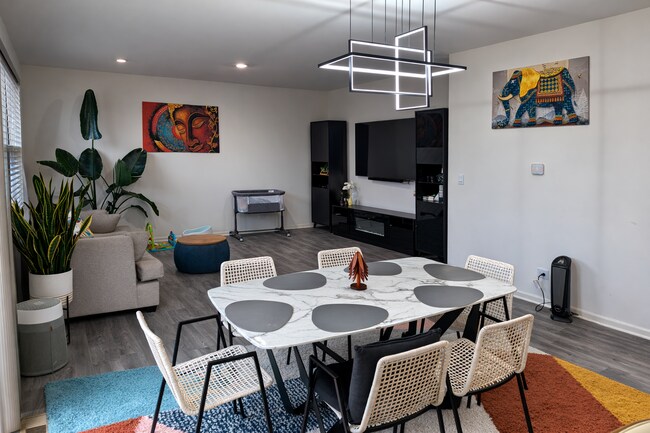 Building Photo - Spacious 4-Bedroom Modern Home with 3 Full Baths.