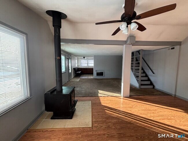 Foto del edificio - 34 Seaver Cir