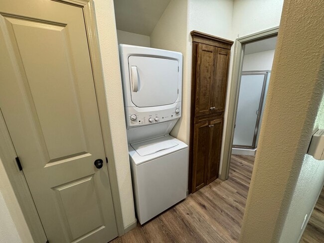 Building Photo - 1709 Ventura St