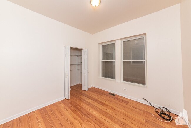 Foto del edificio - 1310 W Winnemac Ave
