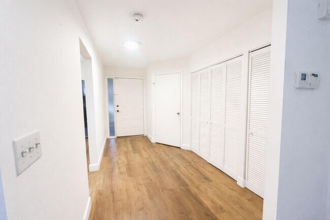 Foto del edificio - 3950 Cocoplum Cir