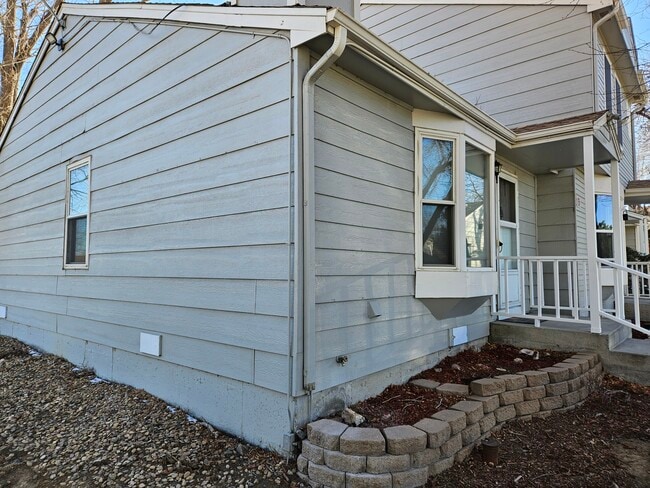 front - 8184 Washington St