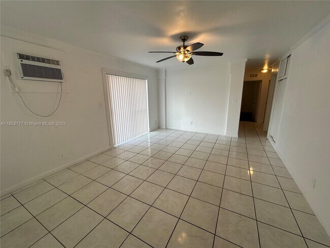 Foto del edificio - 6200 NW 16th St