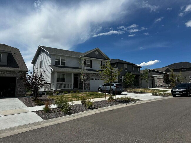 Building Photo - "Spacious 4-Bedroom Retreat in Aurora with 2.5 Baths in Murphy Creek!"