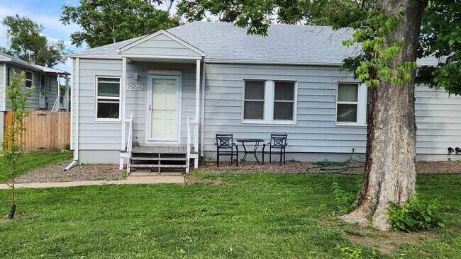 Front - 1220 Ammons St.