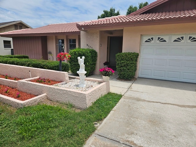 Building Photo - 8040 Canterbury Cir
