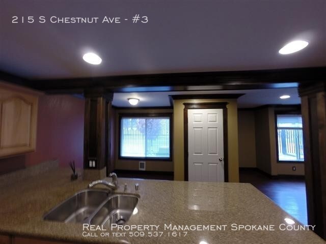 Foto del edificio - Browns Edition 2 Bedroom Condo