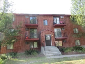 Building Photo - 1225 Bodwell Rd
