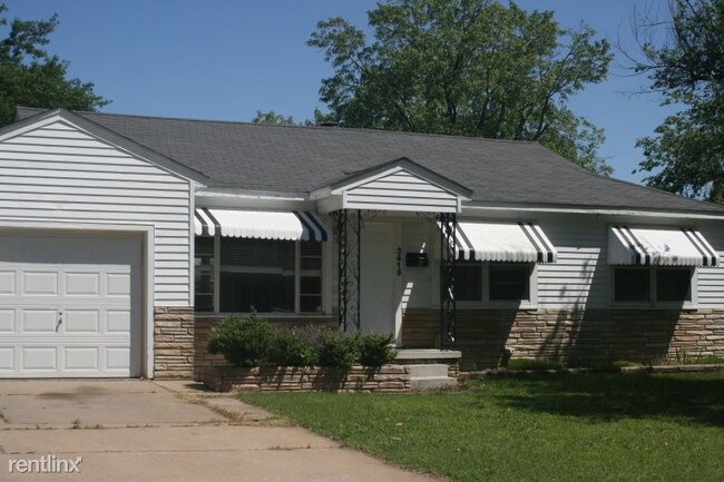 Building Photo - 3 br, 1 bath House - 3815 East 33rd Street