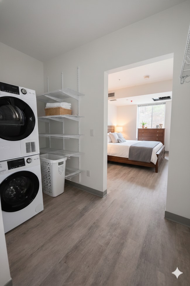 Interior Photo - The Pinnacle