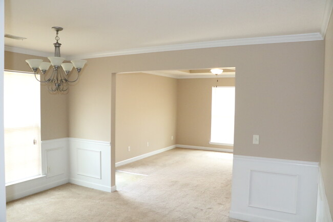 Building Photo - 150 Medway Dr