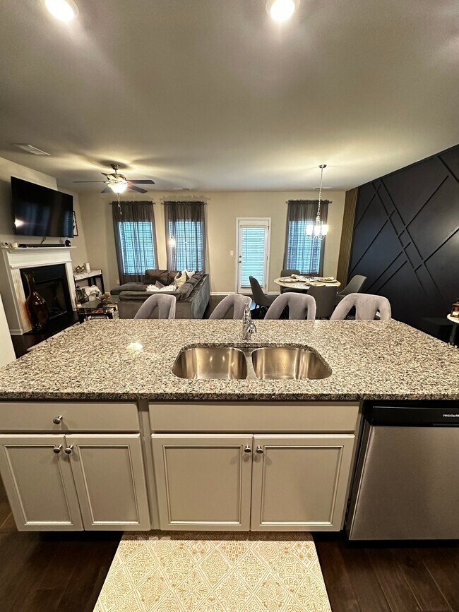 Kitchen - 5578 Cannonade Ln