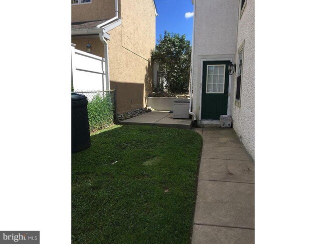 Foto del edificio - 449 Parker Ave