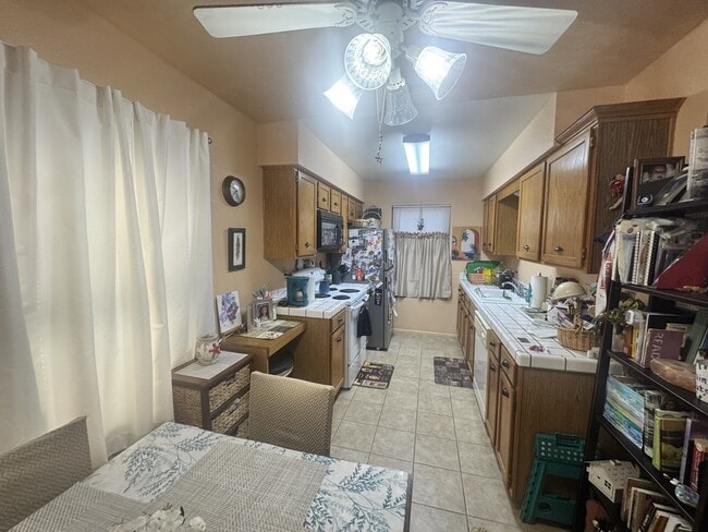 Building Photo - 1280 Mohave Dr