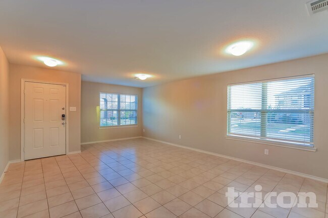 Foto del edificio - 2511 Glen Hollow Dr