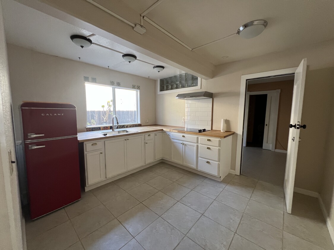 Kitchen - 517 Ocean View Ave