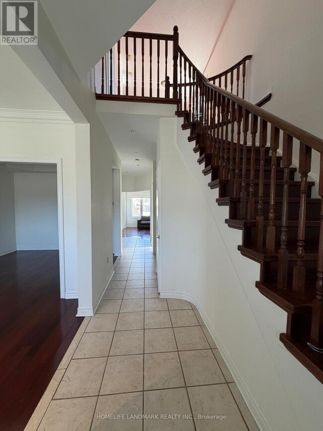 Building Photo - 543 South Unionville Ave
