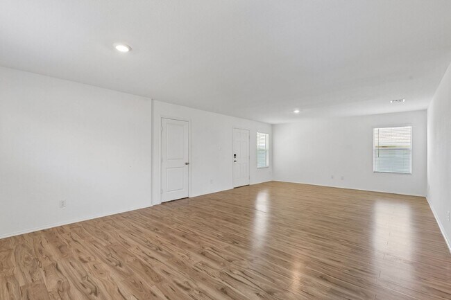 Foto del edificio - Fresh, Stylish & Move-In Ready in Eagle Mountain–Saginaw ISD