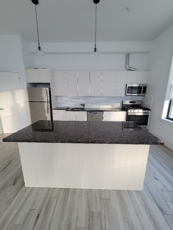 300 Hoyt St Unit 213, Kearny, NJ 07032 Room for Rent in Kearny, NJ