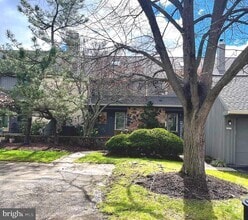 Building Photo - 204 Clover Hill Ct