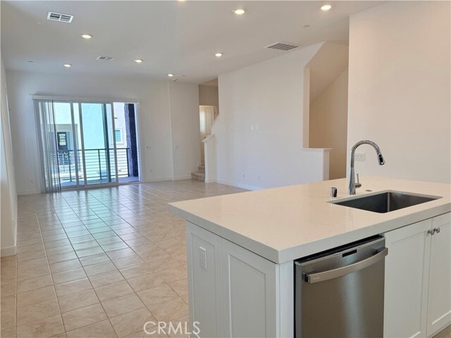 Building Photo - 338 Tank