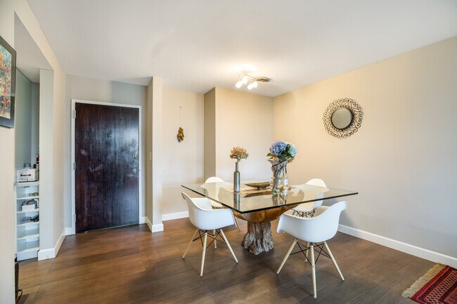 Foto del edificio - 145 SE 25th Rd