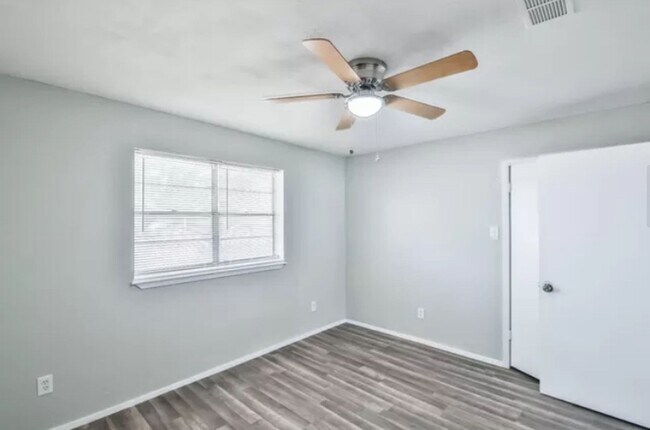 Foto del edificio - Spacious Newly Remodeled 3/2/2