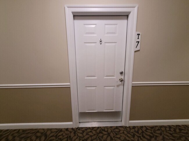 Building Photo - 2 Bed / 2 Bath Condo Unit with Amazing Ame...