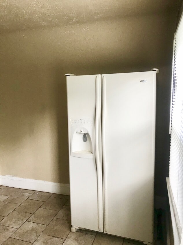 Primary Photo - 1665 Cliffview Rd