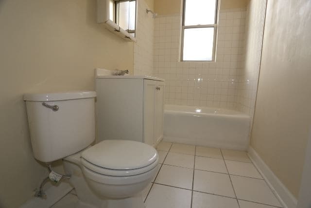 Building Photo - 555 W Aldine Ave