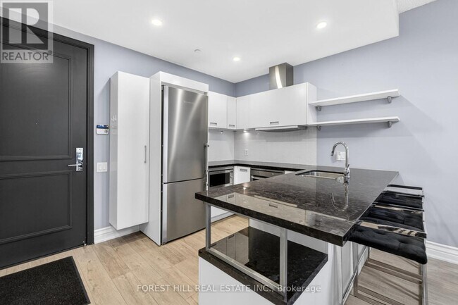 Photo du bâtiment - 88 Park Lawn Rd