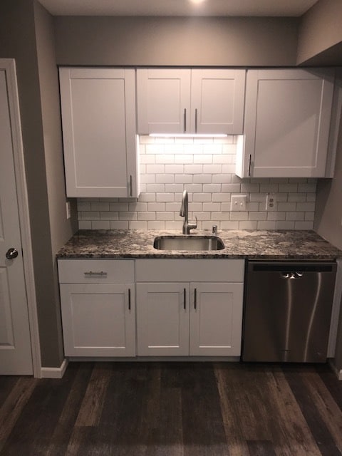 Kitchen - 642 Dundee Ln