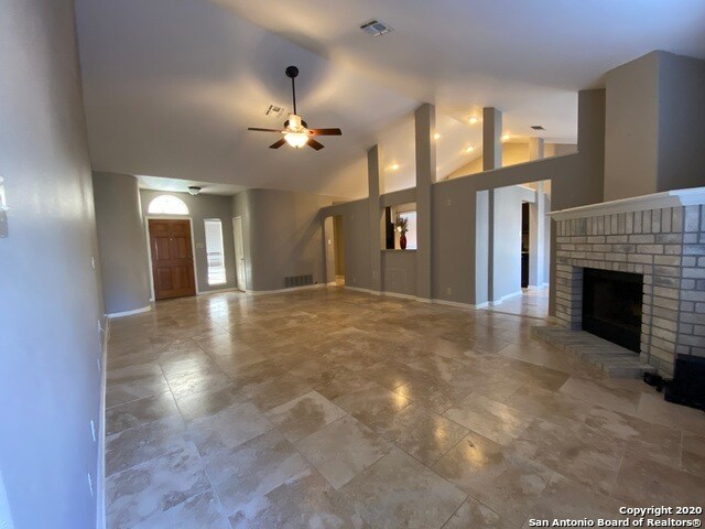 Building Photo - 7902 Pine Manor Dr