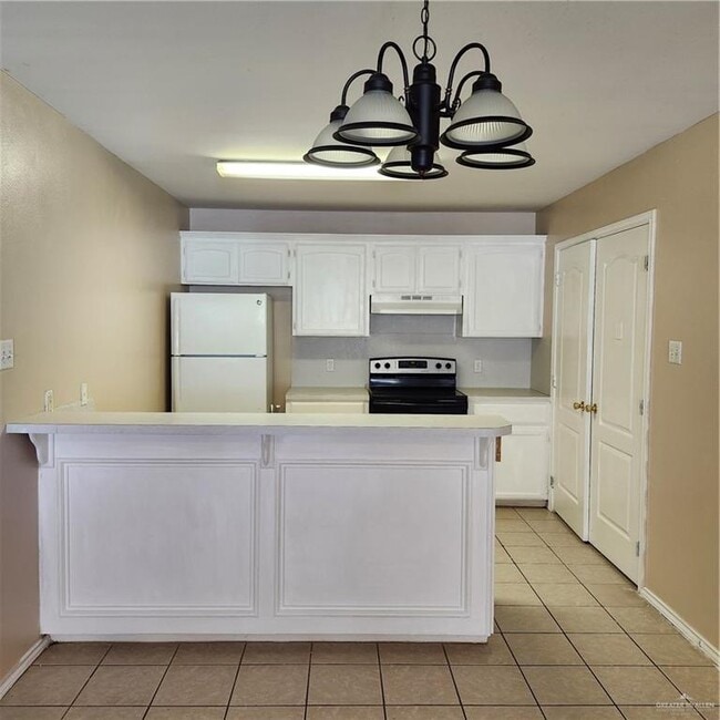 Building Photo - 8 Prosperity Dr