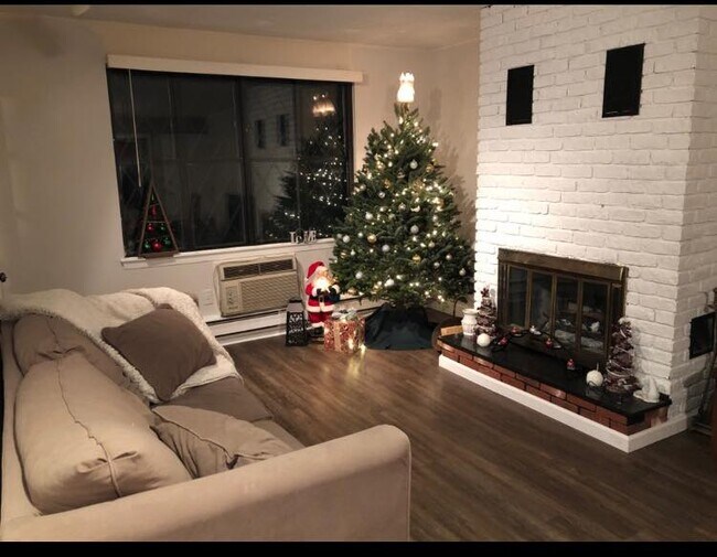 Foto del edificio - 478 Sierra Vista Ln