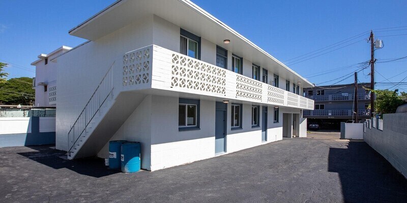 Primary Photo - Manthos 94-322 Pupuole St