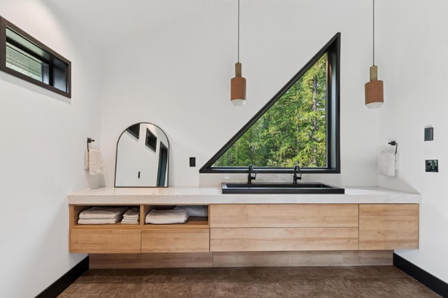 Building Photo - 172 E Many Lakes Dr