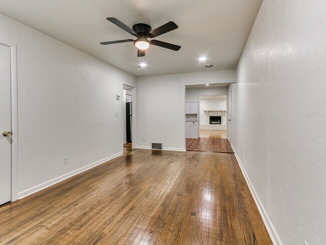 Building Photo - Charming 3-Bedroom Home for Rent in The Vi...